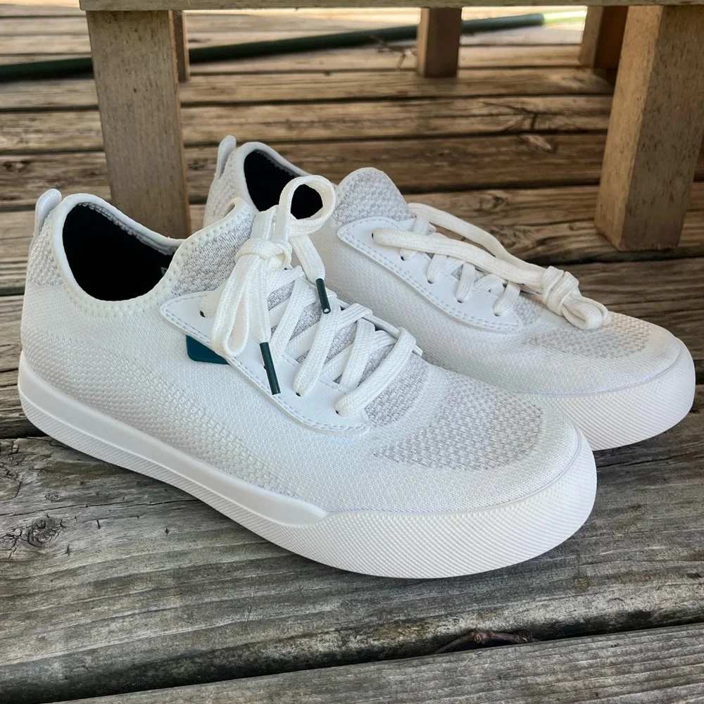 Vessi Weekend Classic Sneaker Womens’ 8 White Knit Casual Shoes, Teal Accents